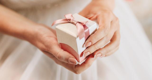 Smykker i konfirmationsgave til hende og ham