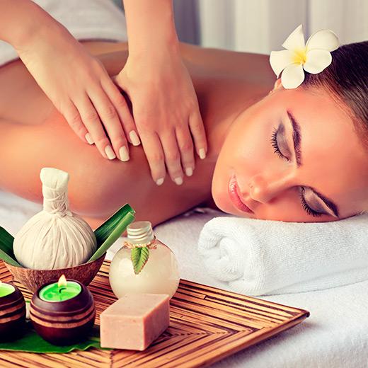 Kvinde får massage